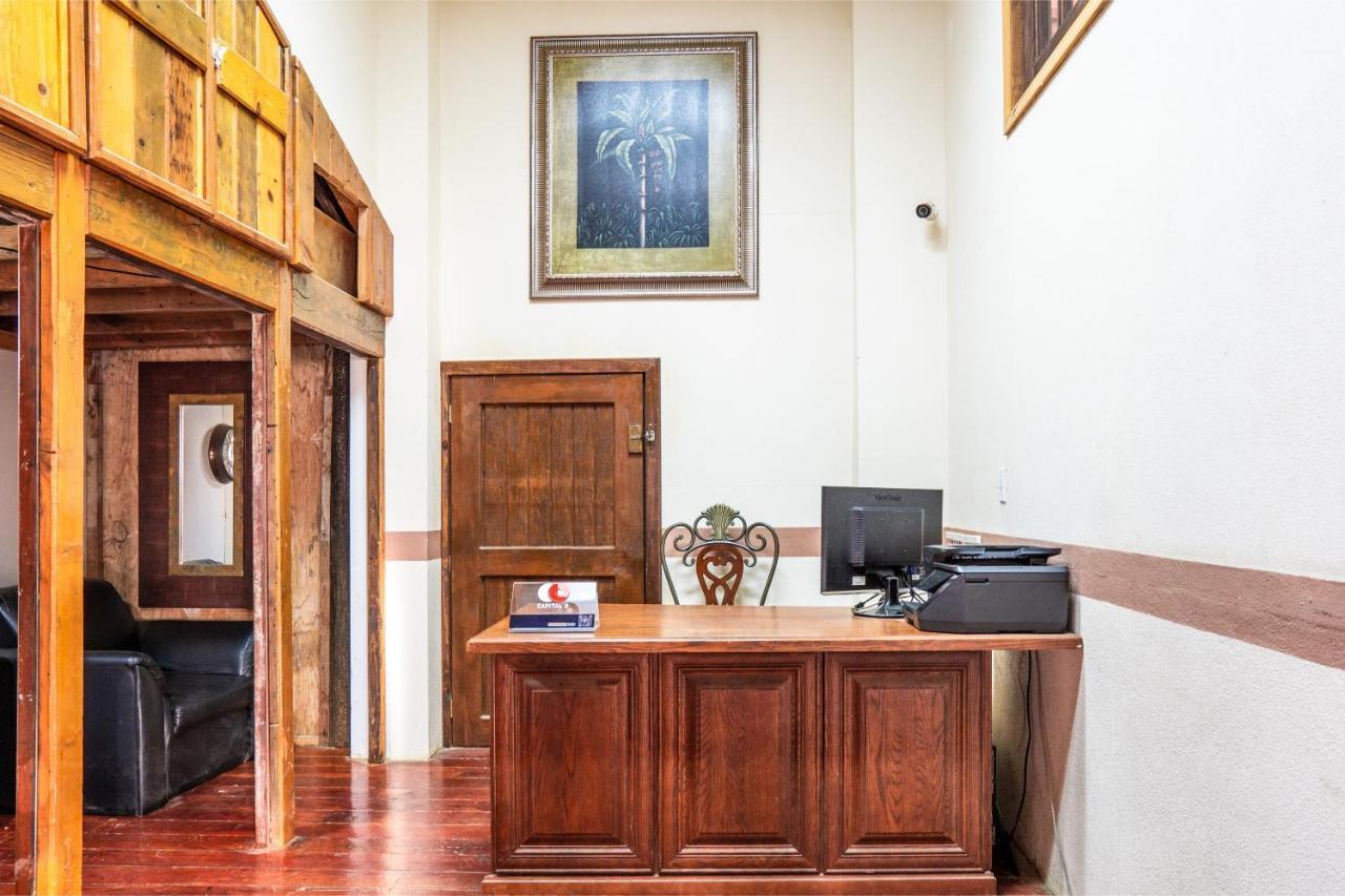 Capital O Hotel Villa Azura テカテ エクステリア 写真